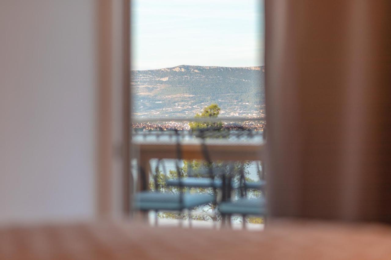 Holiday Home Insulam Mare Trogir Exterior foto